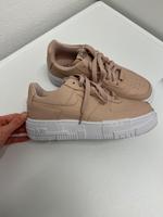 Nike Air Force 1 in beige Niedersachsen - Hemmingen Vorschau