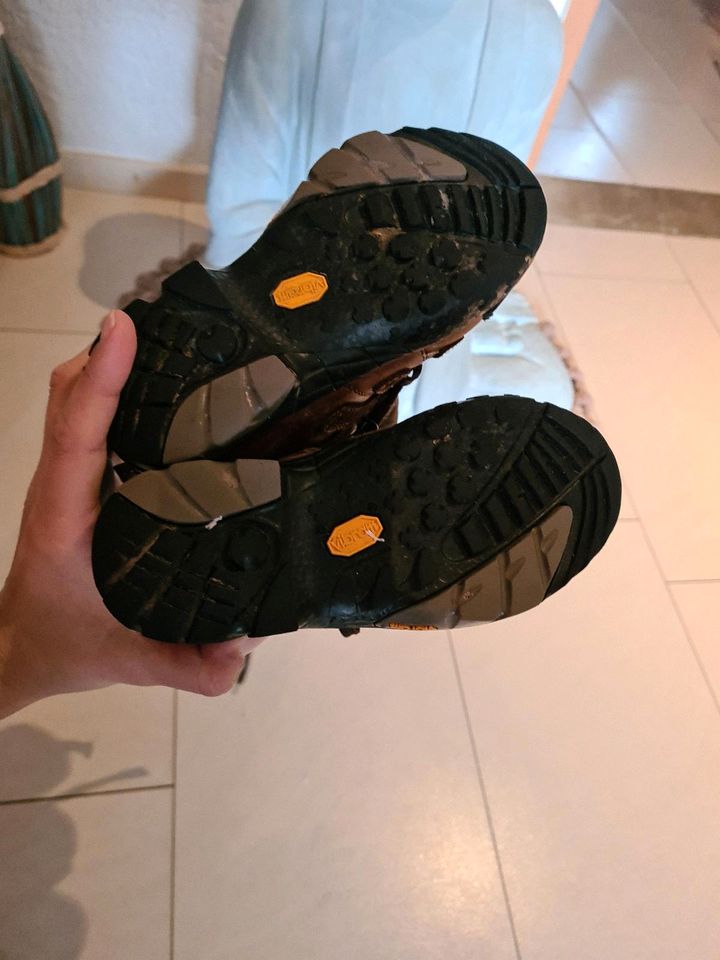 Wanderschuhe Schuhe Kinder 29 Olang Trekking Vibram in Schwaan