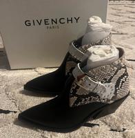 Boots / Ankle Boots / Schuhe / Stiefeletten von Givenchy, Gr. 37 Altona - Hamburg Othmarschen Vorschau
