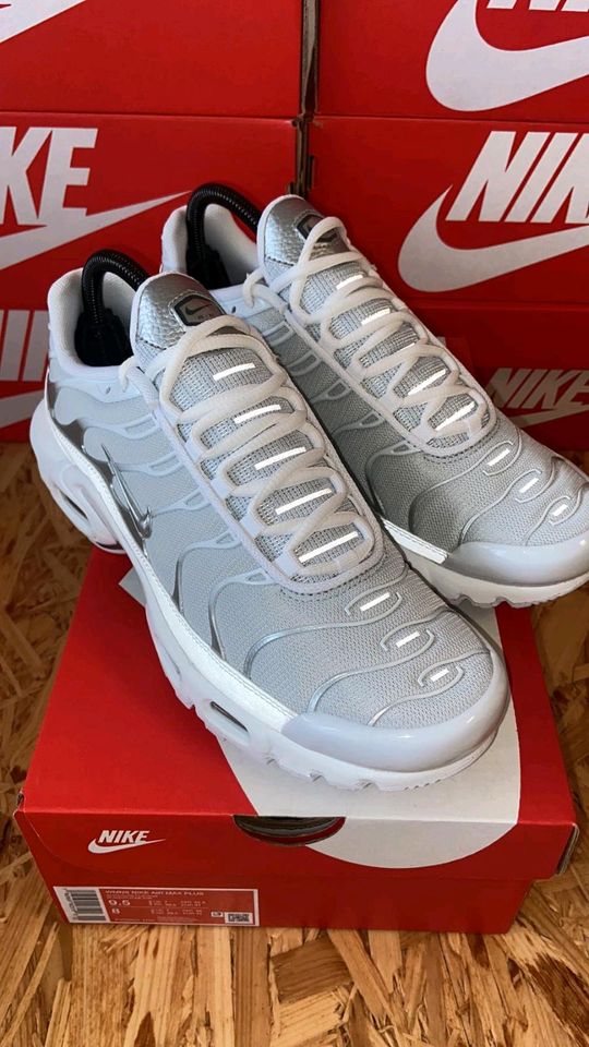 Nike Air Max Plus 1 | TN1 Metallic Silber in Berlin