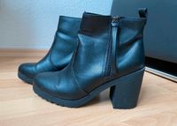 H&M Stiefeletten/Stiefel/Boots/Schuhe Gr.38 Leder schwarz Hessen - Bad Schwalbach Vorschau