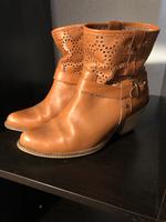 Cowboystiefel Boots Leder Gr. 39 Mustang Bayern - Deggendorf Vorschau