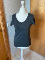 T-Shirt grau Primark Gr. 42 Niedersachsen - Sande Vorschau