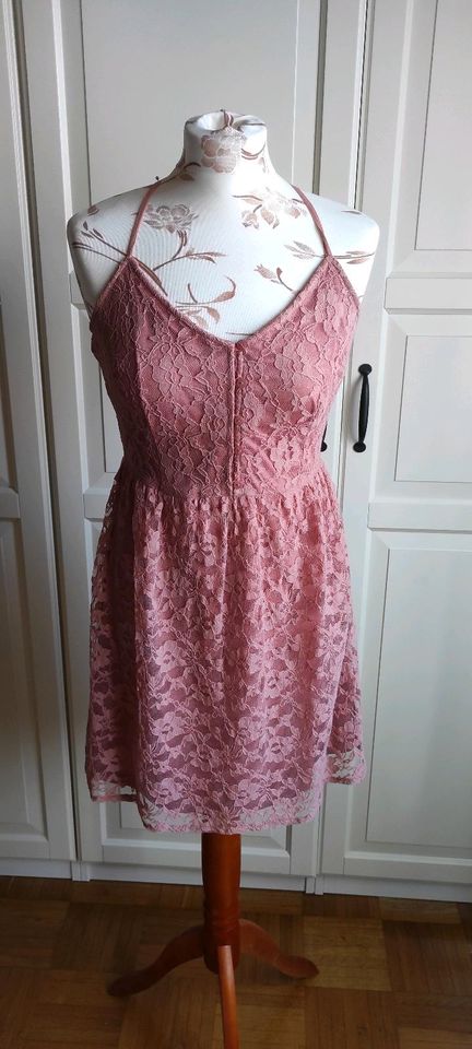 Rosa Kleid, Sommerkleid, Stradivarius, Größe M, Spitze in Neuhausen