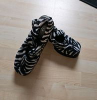 Zebra Fell Schuhe Gr. 39/40 Pumps Mary Jane Plateau Niedersachsen - Salzgitter Vorschau