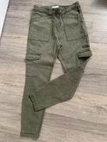 H&M Cargohose schmaler Schnitt Nordrhein-Westfalen - Oberhausen Vorschau