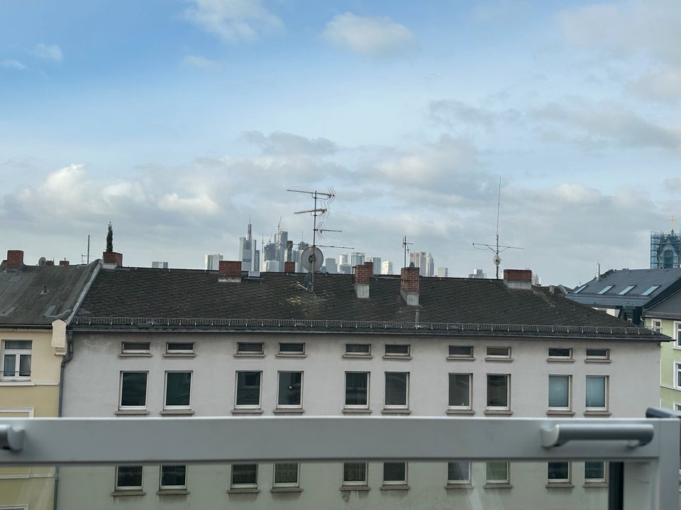 Kernsanierte 3,5 Maisonette Wohnung Nordend - nähe Bergerstraße in Frankfurt am Main