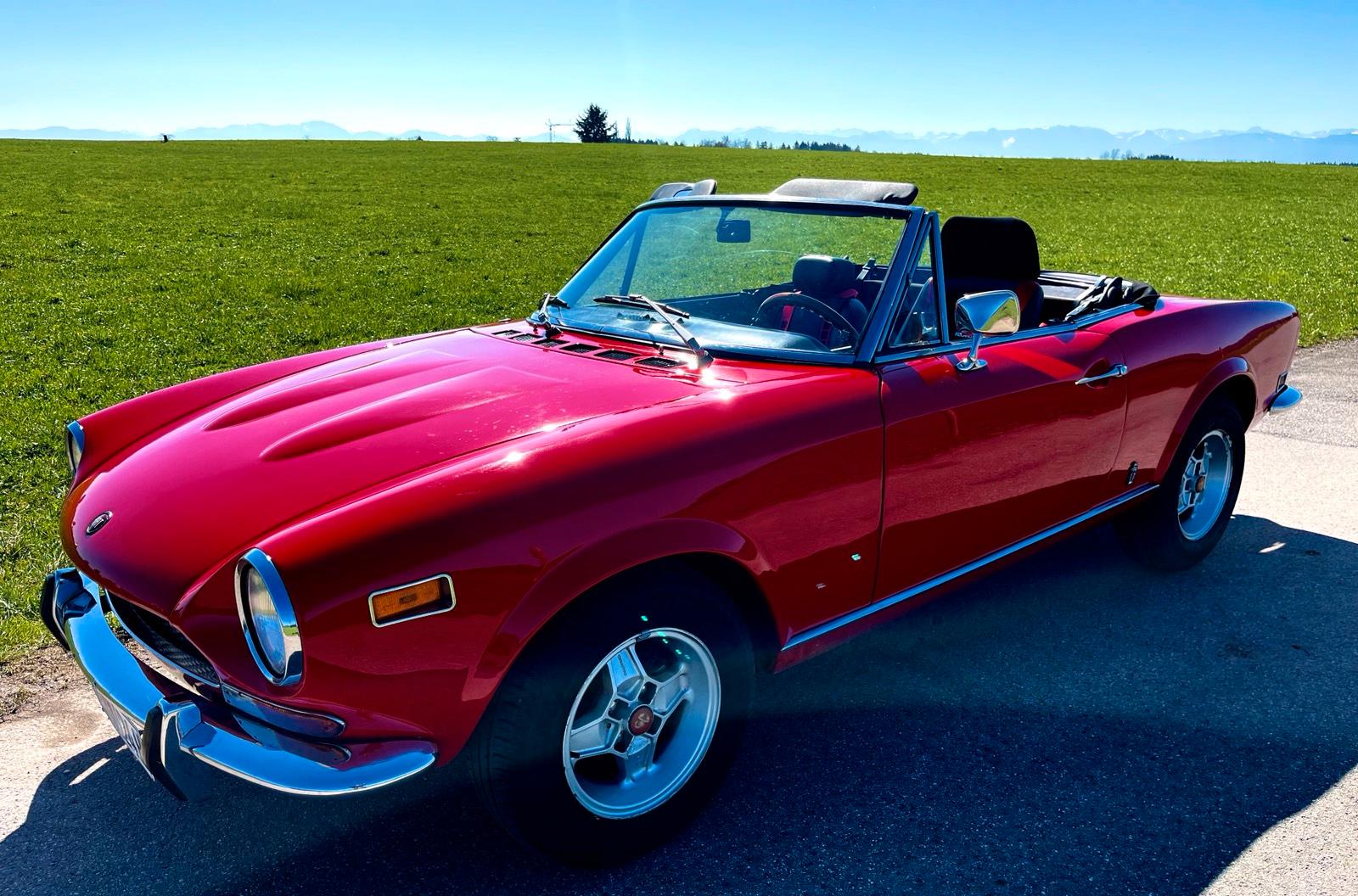 Abbildung des Autos Fiat 124 Spider —- Oldti…
