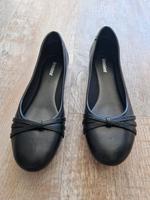 Ballerinas Schuhe schwarz Ballerina mit Schleife Gr. 36 Hessen - Hünstetten Vorschau