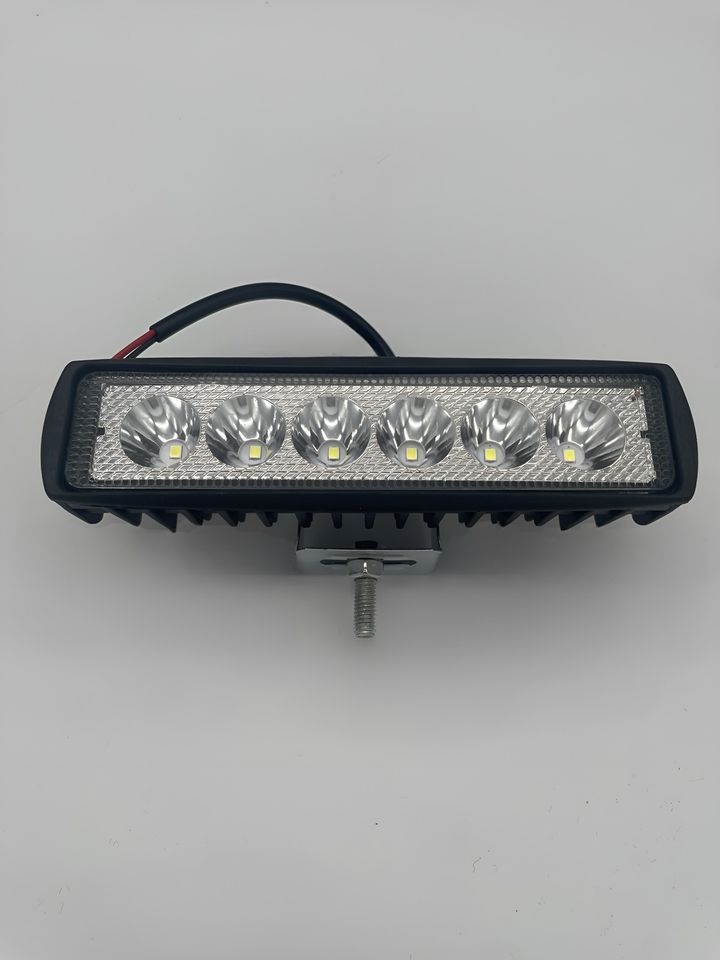 4x 18W LED Arbeitsscheinwerfer PKW Bagger Radlader Traktor SUV in Soltau