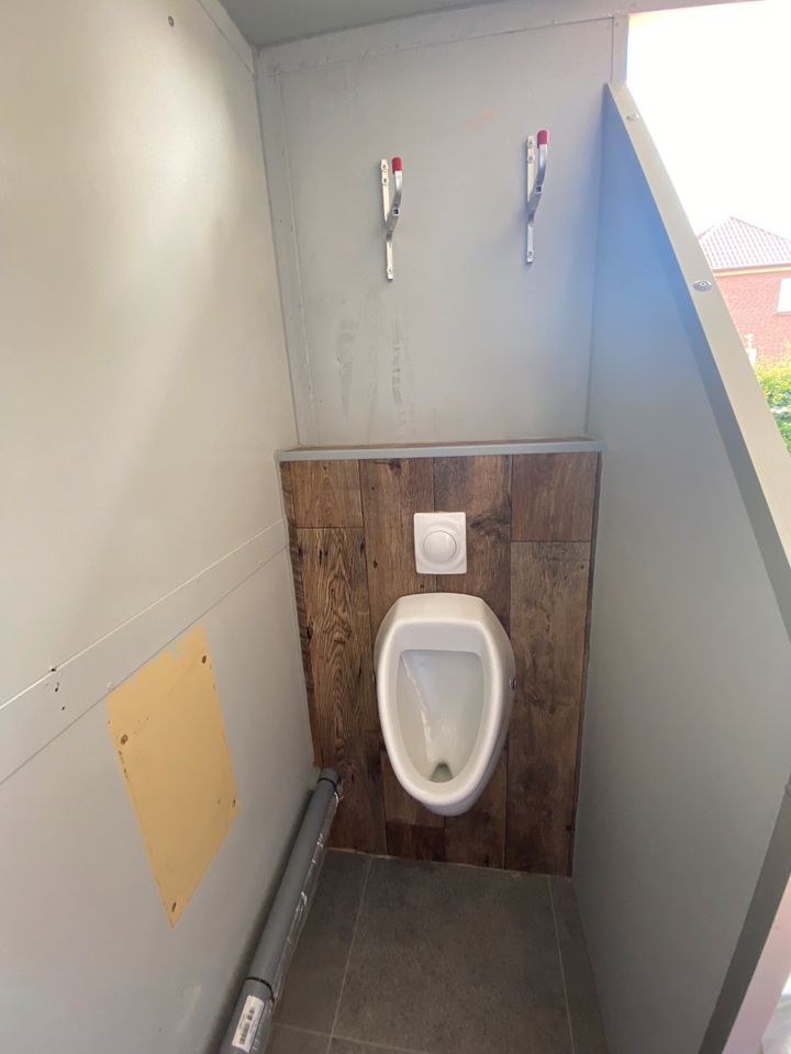 WC Anhänger Vermietung / Toilettenwagen in Stubben