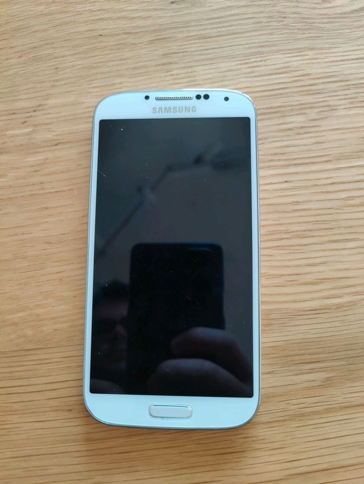Samsung Galaxy S4 defekt zu verkaufen in Schwäbisch Gmünd