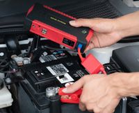 99800mAh Auto KFZ Starthilfe Jump Starter 12V Ladegerät Booster Hessen - Weilburg Vorschau