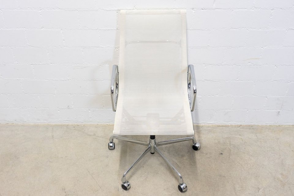 Vitra Eames Aluminium Chair EA 119 Netz weiss in Gottmadingen