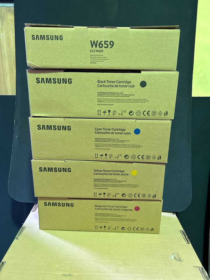 Samsung CLX-8640ND/8650ND Farbtoner Satz + Rest Toner Behälter in Saarbrücken