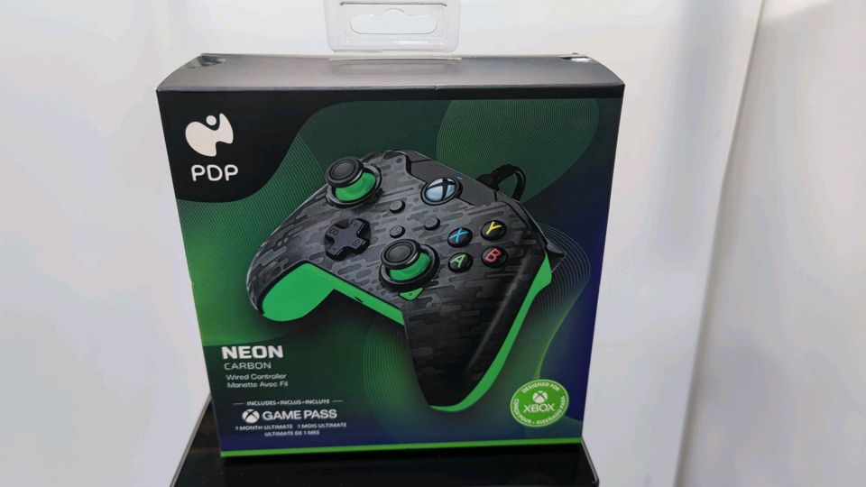 XBox one PDP Neon Carbon Joystick in Lüdenscheid