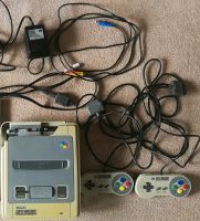 Super Nintendo Konsole (funktioniert) + Zubehör + 2 Controller Hessen - Obertshausen Vorschau