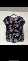 Schöne Bluse von Only in Größe 34, dunkelblau mit rosa Blumen Hessen - Bad Schwalbach Vorschau