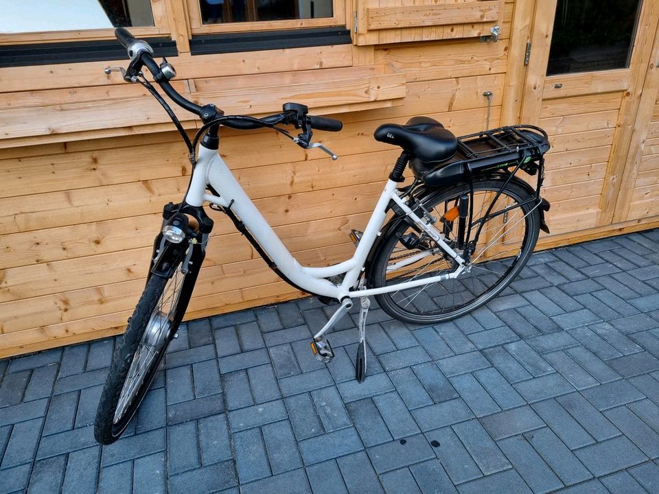 Damenfahrrad  City E Bike, 28 Zoll ! in Groß-Zimmern