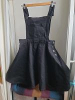 Hell Bunny Latzkleid schwarz Gr. M / W30 Nordrhein-Westfalen - Kleve Vorschau