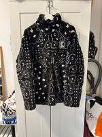 Jacke aus schwarzem Kunstpelz mit Paisleymuster Nordrhein-Westfalen - Hilden Vorschau