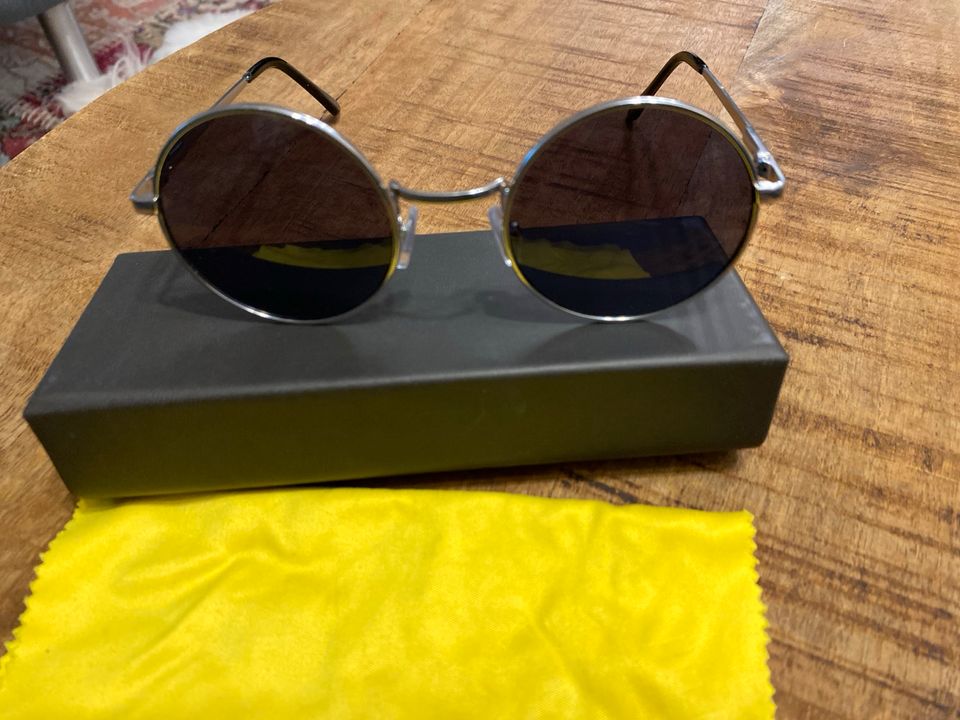 Sonnenbrille in Nordrhein-Westfalen - Leverkusen | eBay Kleinanzeigen ist  jetzt Kleinanzeigen