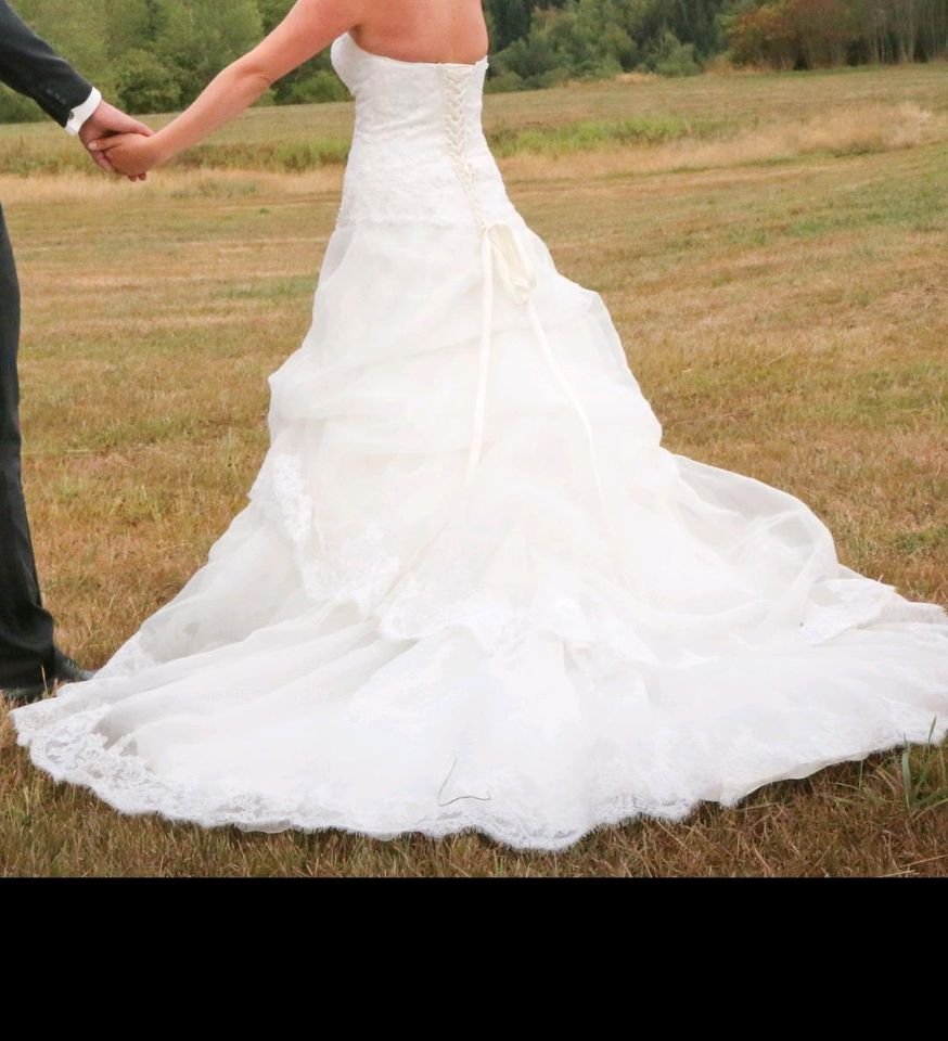 Brautkleid, Hochzeitskleid in Bernsbach 