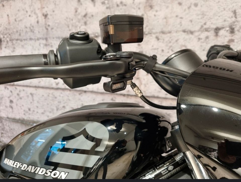 Harley Davidson Nightster EZ: März 2024 mit Optischen Umbauten in Damlos