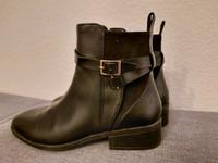 Ungetragene Kunstleder Stiefeletten 40 schwarz Gold bequem Nordrhein-Westfalen - Mettmann Vorschau