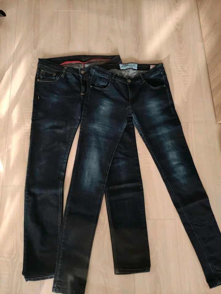 Jeans Slim fit Gr. 40 oder 31 Dunkelblau in Mockrehna