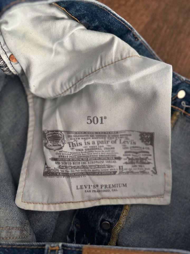 Levi's kurze Jeans 40 gr. in Dorfen