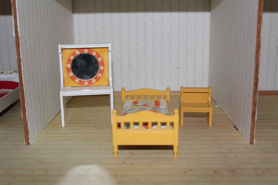 Lundby Puppenhaus, Bett mit Nachttisch und Frisiertisch, Vintage in Dinslaken