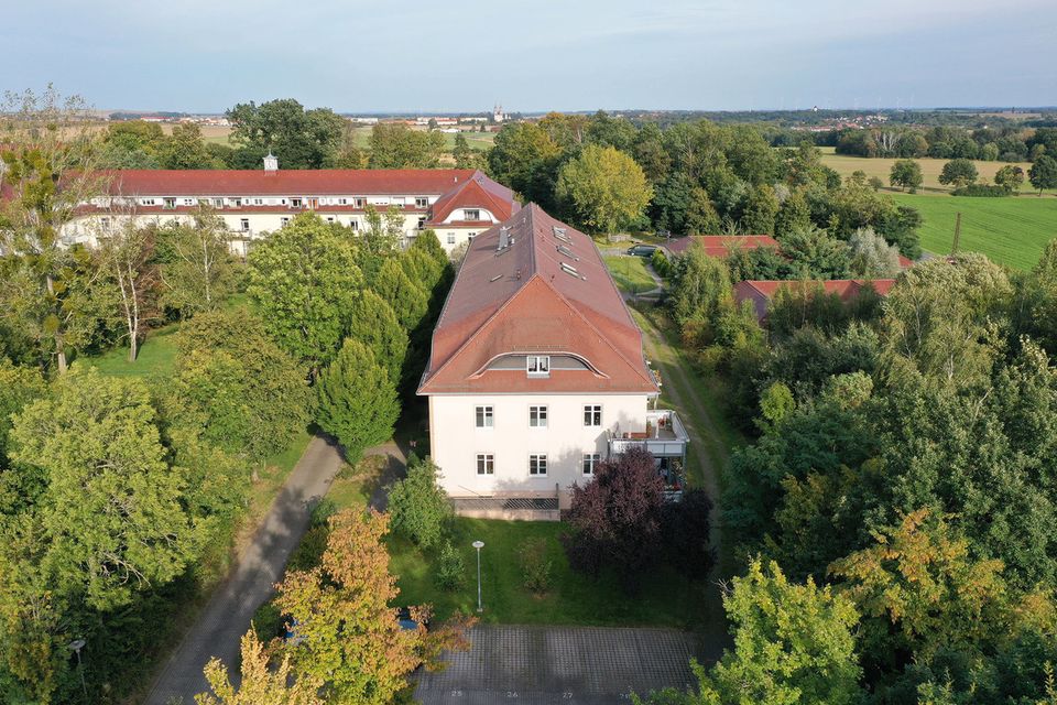 Wohneigentum in historischer Lage: Vermietete 3-Zimmerwohnung inkl. Balkon in Oschatz