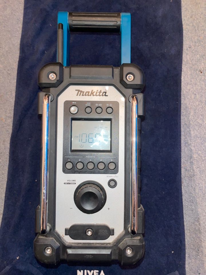 Makita, DMR 107 in Wachtendonk