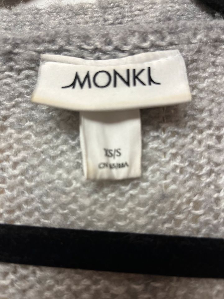 Monki Strickjacke Strickmantel grau Gr XS in Berlin