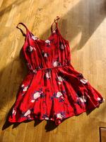 H&M Jumpsuit rot Rosen Gr 40 Hessen - Breitenbach am Herzberg Vorschau