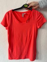 H&M Damen tshirt rot Größe S Saarland - Püttlingen Vorschau