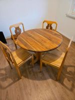 Runder Esstisch mit 4 Stühlen aus Vollholz zu verkaufen Niedersachsen - Celle Vorschau