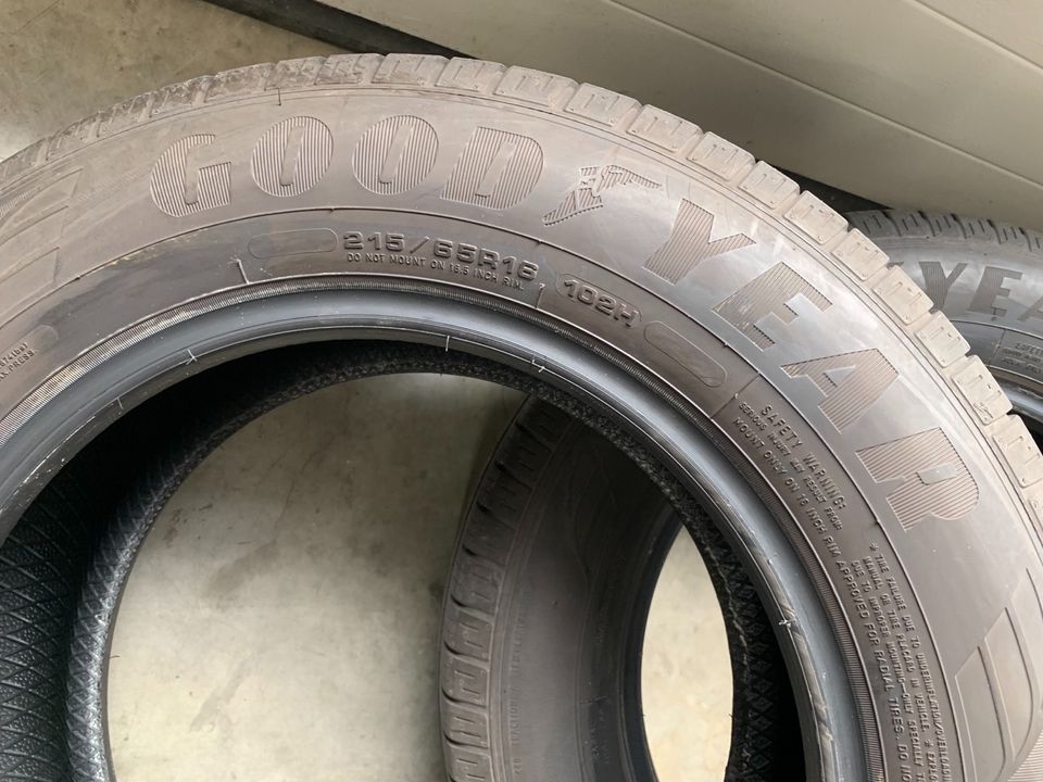 Goodyear Efficient Grip SUV 4x4 215/65R16 102H DOT21 in Völklingen