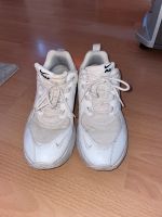 Nike Air Schuhe Turnschuhe Sneaker Gr. 40 Dresden - Cotta Vorschau