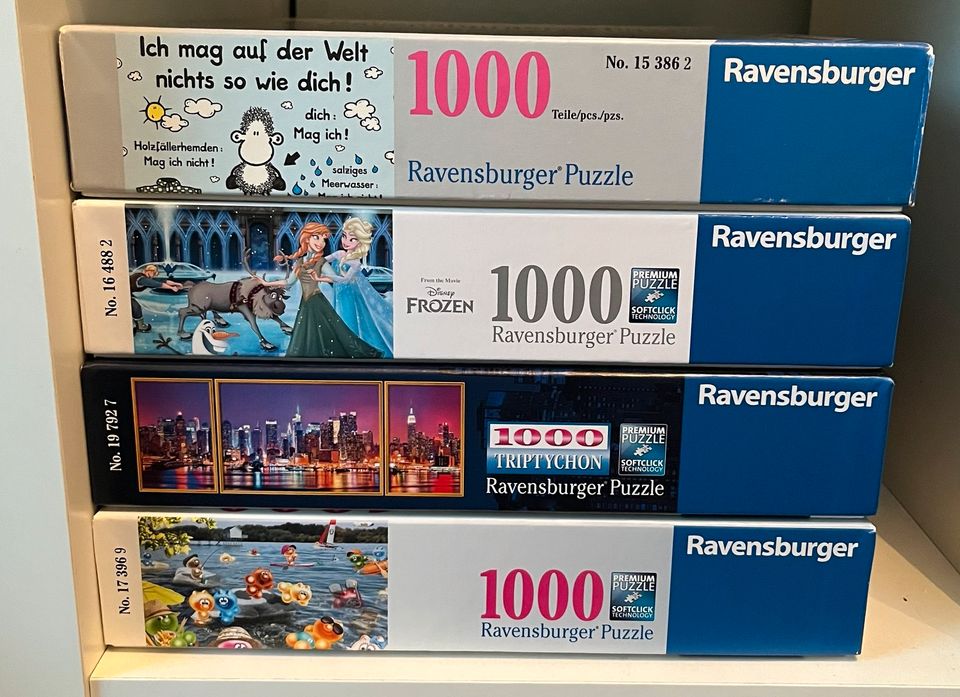 Verschiedene Ravensburger Puzzle u. a. Gelini und Eiskönigin in Bremen