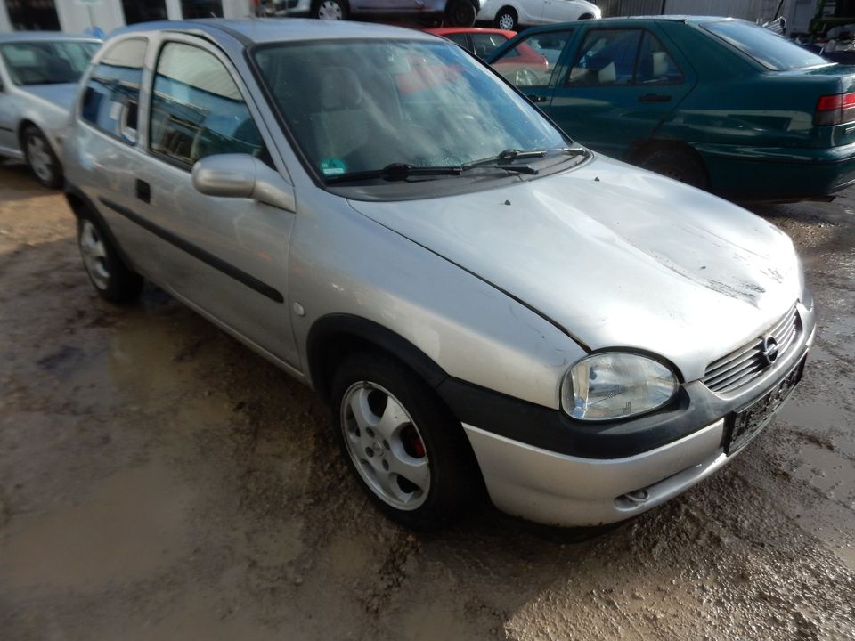 Opel Corsa B Ersatzteileträger X12XE Silber VN9168 in Heilsbronn