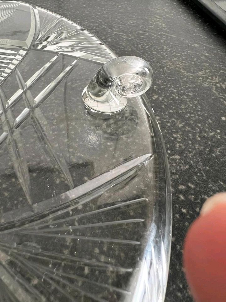 Schöne Größe Kristall Kuchenplatte / Tortenplatte d 32 cm in Borna