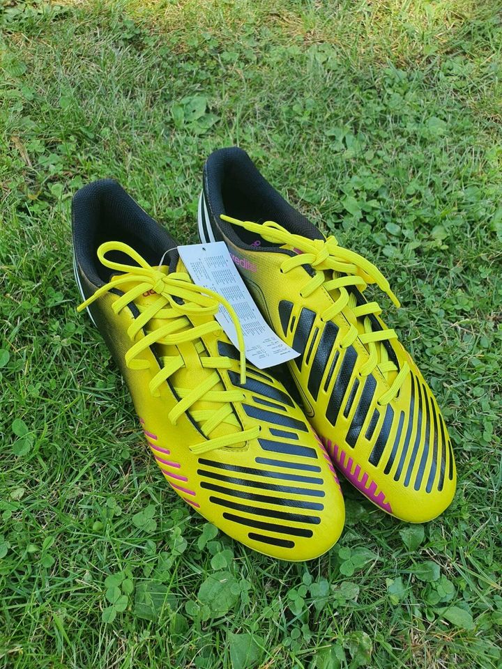 Neue Fussballschuhe Predito LZ von adidas Gr.43 1/3 in Obrigheim