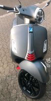 Vespa GTS 300 Super in Grau/Rot Baden-Württemberg - Mannheim Vorschau