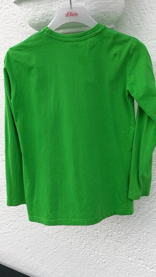 neuwertiges Y.F.K LA-Shirt tolles kräftiges grün gr. 146/152 Top in Vilsbiburg