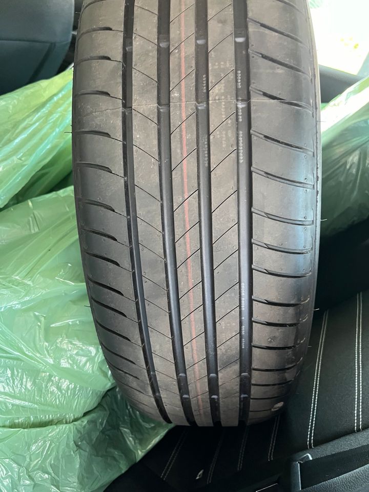 Reifen BRIDGESTONE TURANZA TOO5 215/ 60 R17 96H „NEU“ in Pönitz