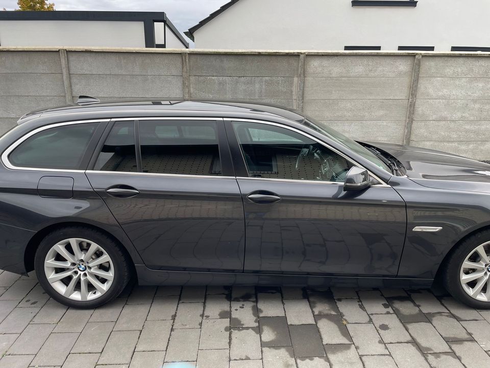BMW 520D touring in Duisburg