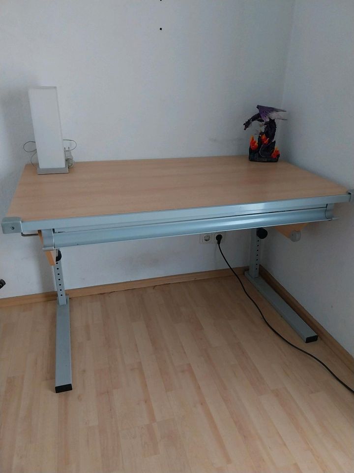 Schreibtisch höhenverstellbar zu verkaufen in Aschaffenburg