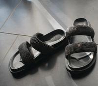 Zara Sandalen Pantoletten Gr. 38 Schwarz Strasssteine Nordrhein-Westfalen - Lohmar Vorschau